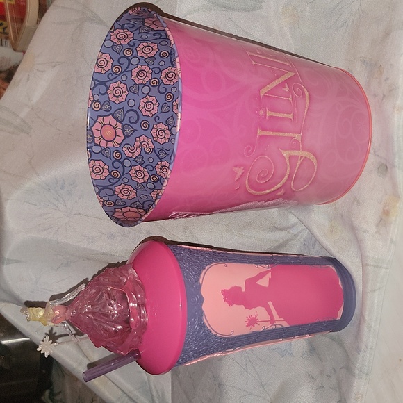 Wicked - Picture 2 of 8